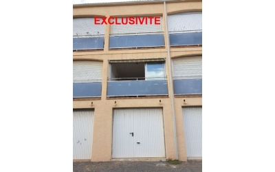 Studio avec parking et grand garage