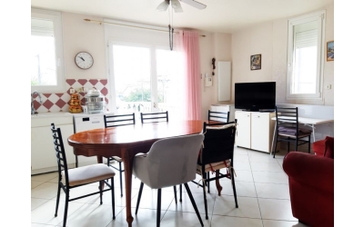 Pour investisseurs ! maison avec 4 appts bord de mer