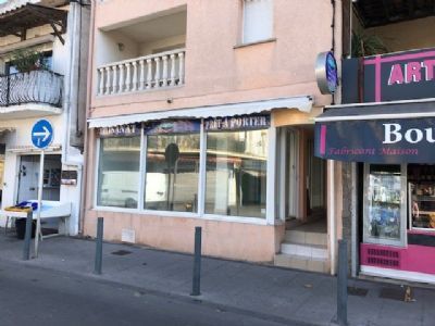Local commercial à louer à l'année