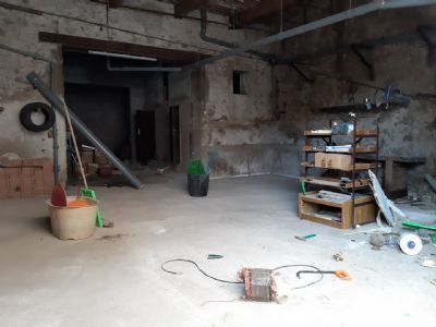 Grand Garage de 156 m² avec hauteur de 4 mètres