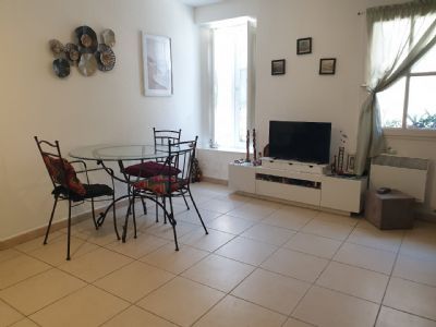 Appt T3 + bureau, 2ème étage + ascenseur