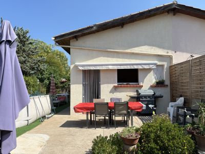 Villa type 4 + garage. Espace pour camping car