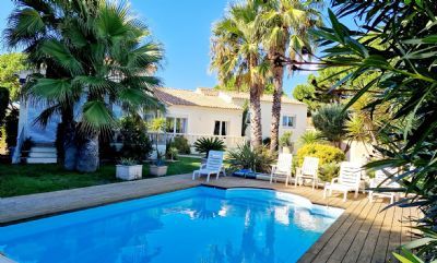 Grau d'agde Superbe Villa type 6 + garage + piscine chauffée
