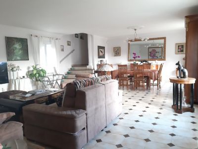 Grau d'agde Superbe Villa type 6 + garage + piscine chauffée