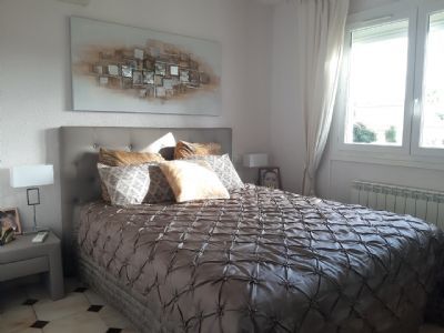 Grau d'agde Superbe Villa type 6 + garage + piscine chauffée