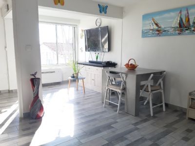 Grau d'agde Studio cabine + parking + cellier 8 m² privatif 
