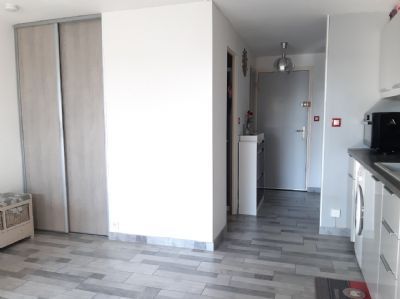 Grau d'agde Studio cabine + parking + cellier 8 m² privatif 