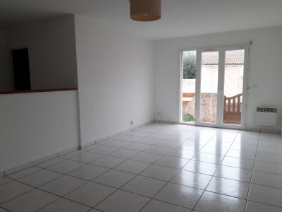 Agde&nbsp;Villa plain pied de type 5 + garage