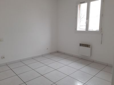 Agde&nbsp;Villa plain pied de type 5 + garage