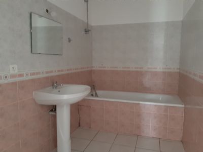 Agde&nbsp;Villa plain pied de type 5 + garage