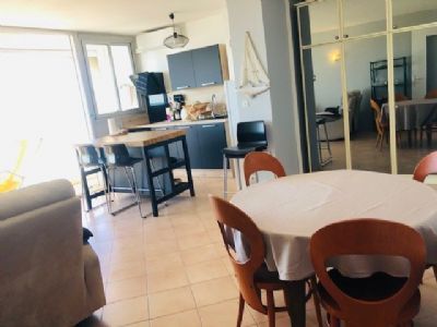 Grau d'agde Joli appartement type 2 traversant Vue Mer + garage