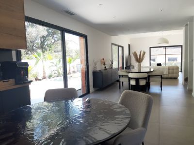 Agde&nbsp;Villa neuve contemporaine type 4 + piscine