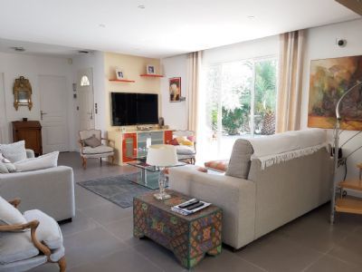 Grau d'agde Spacieux villa type 4 + large terrasse et piscine !