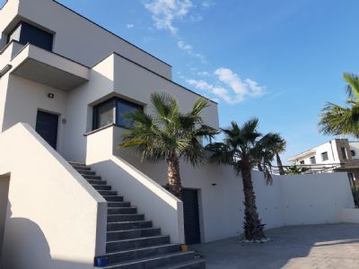 Agde Magnifique villa contemporaine de type 6 + terrain de 619 m²