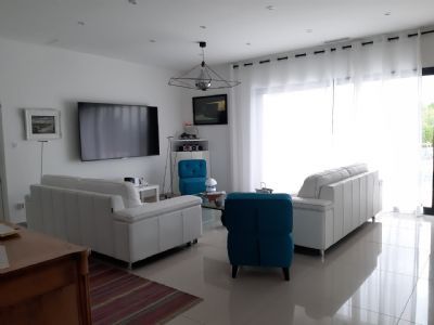 Agde Magnifique villa contemporaine de type 6 + terrain de 619 m²