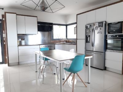 Agde Magnifique villa contemporaine de type 6 + terrain de 619 m²