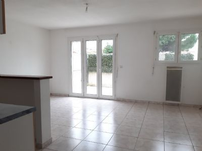 Agde&nbsp;Quartier résidentiel, villa type 4 + garage