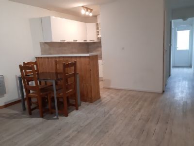 Grau d'agde&nbsp;Joli appartement type 2 RDC avec terrasse et cour