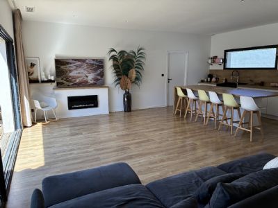 Grau d'agde&nbsp;Villa plain pied contemporaine type 4 + lagon