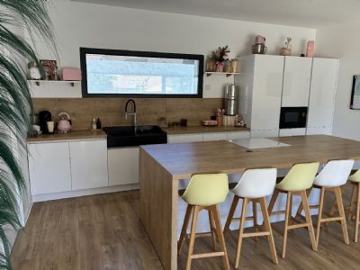 Grau d'agde&nbsp;Villa plain pied contemporaine type 4 + lagon