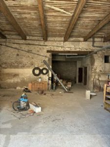Agde Grand Garage de 156 m² avec hauteur de 4 mètres