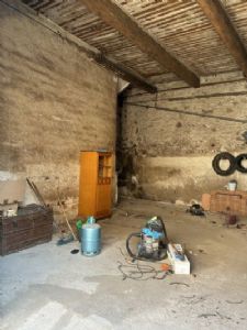 Agde Grand Garage de 156 m² avec hauteur de 4 mètres
