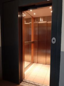 Agde&nbsp;Appt T3 + bureau, 2ème étage + ascenseur